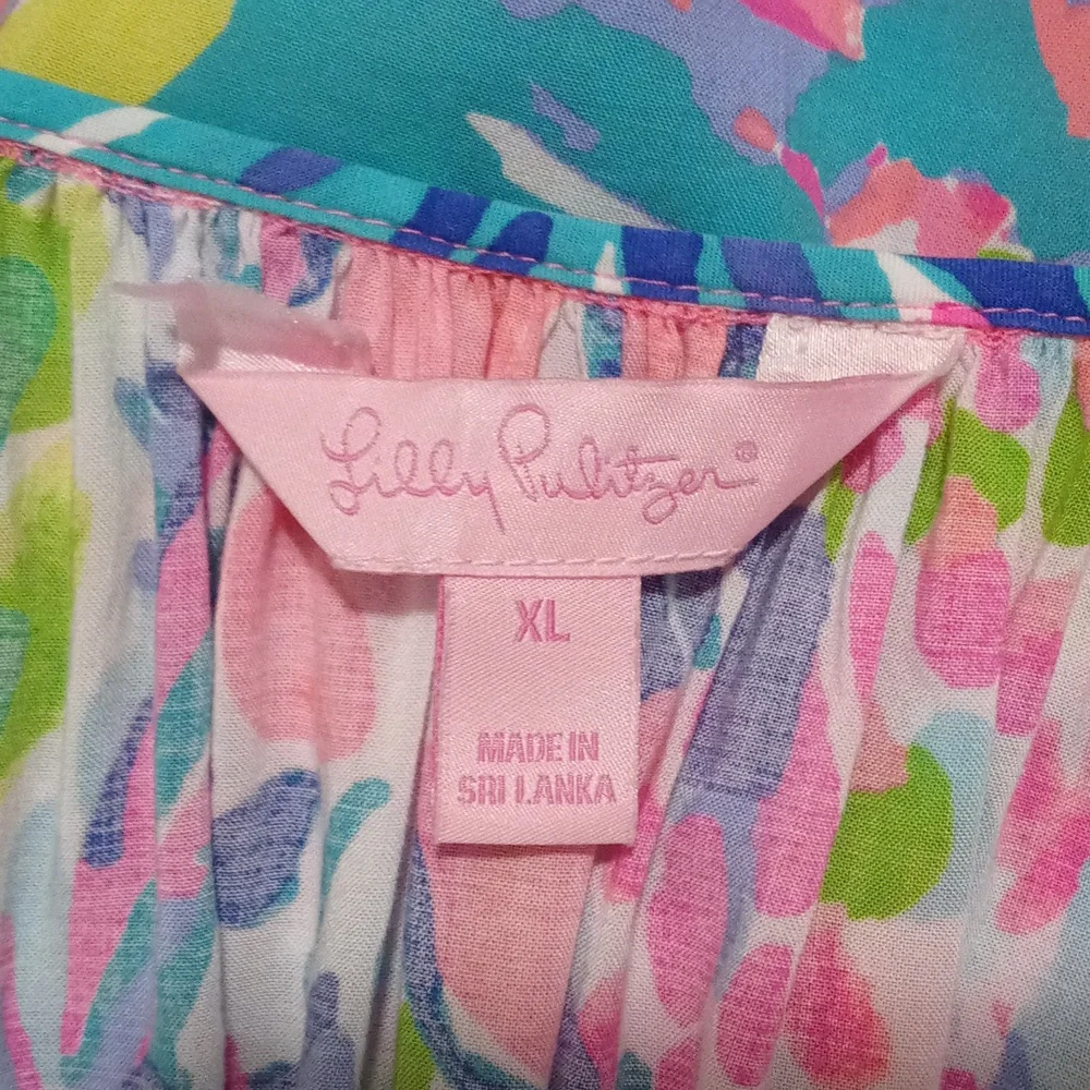 🔴SOLD🔴🦒VERY HTF Lilly Pulitzer🦒 - Willa Top - Picture 3 of 16